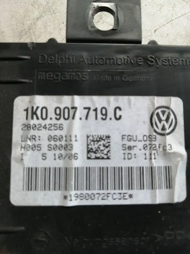 Volkswagen Touran I (2003 - 2010) 1K0907719C Блок управления сигнализацией — фото 2