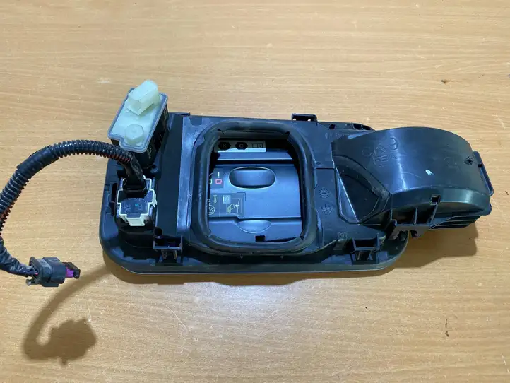 Citroen Berlingo (2018 - ) B648B649 Крышка зарядного разъема — фото 3