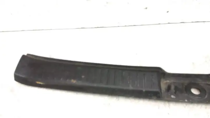 Ford Maverick (2004 - 2007) 5L8478404008AEW Отделка порога багажника — фото 4