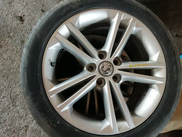 Opel Insignia A (2008 - 2017) Летняя шина R18 — фото 4