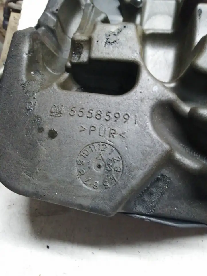 Opel Astra J (2009 - 2012) 55585991 Крышка двигателя декоративная — фото 2