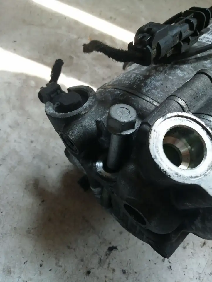 Opel Astra J (2009 - 2012) 13412248 Компрессор (насос) кондиционера воздуха — фото 2