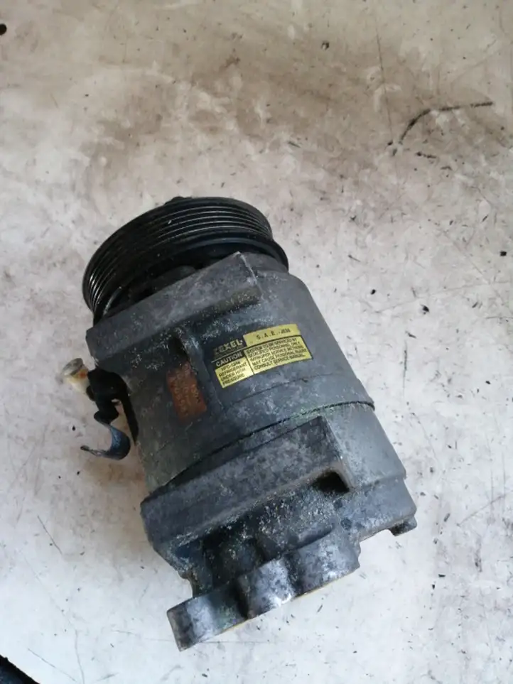 Volvo XC70 (2007 - 2013) P30780326 Компрессор (насос) кондиционера воздуха — фото 1