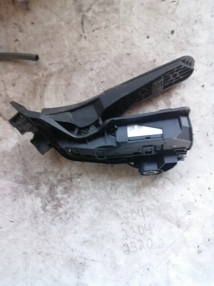 Volkswagen Golf VI (2009 - 2013) 74390500 Педаль акселератора — фото 2