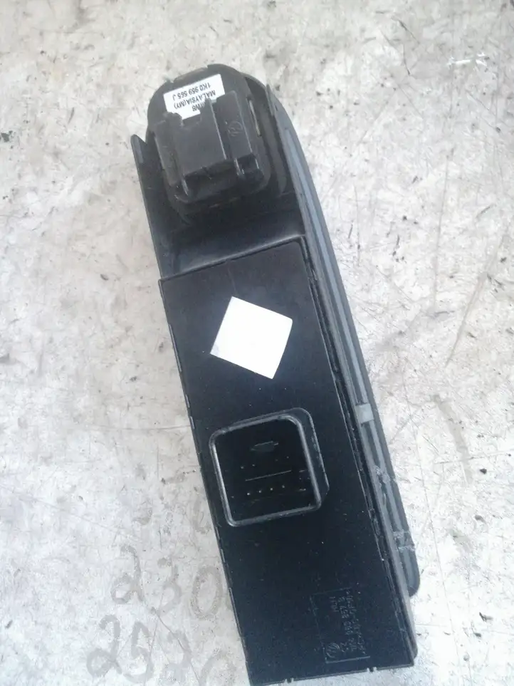 Volkswagen Golf VI (2009 - 2013) 5K0867255A Блок кнопок стеклоподъемников — фото 4
