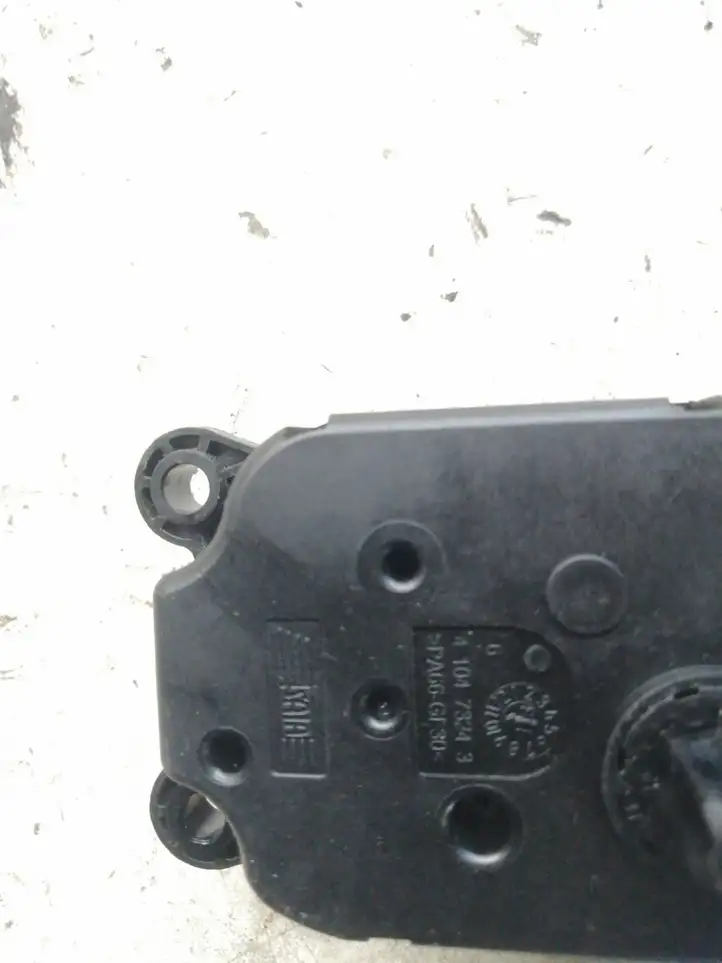 Opel Astra J (2009 - 2012) 410473243 Двигатель задвижки потока воздуха — фото 2
