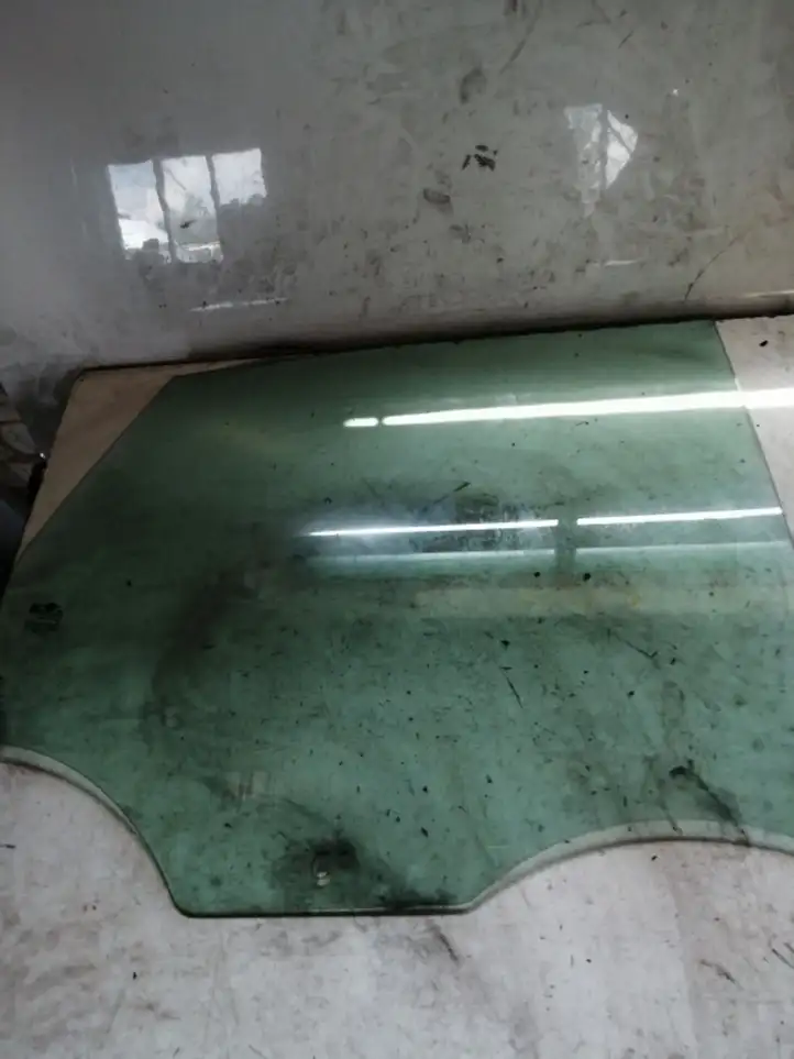 Opel Astra J (2009 - 2012) 43R001583 Стекло задней двери — фото 4