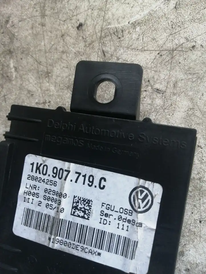 Audi A3/S3 8P (2008 - 2013) 1K0907719C Блок управления сигнализацией — фото 3