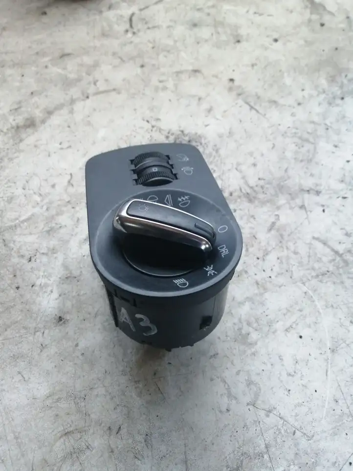 Audi A3/S3 8P (2008 - 2013) 8P0919094 Включатель фонарей — фото 2