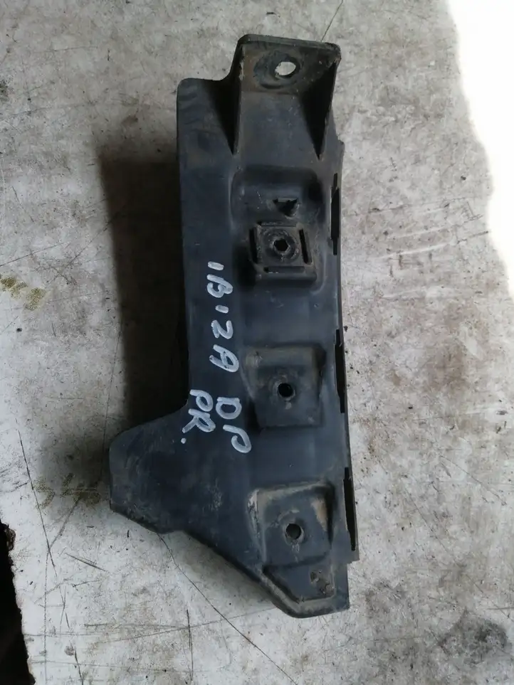 Seat Ibiza III (6L) (2002 - 2008) 6L0807184C Кронштейн переднего бампера — фото 1
