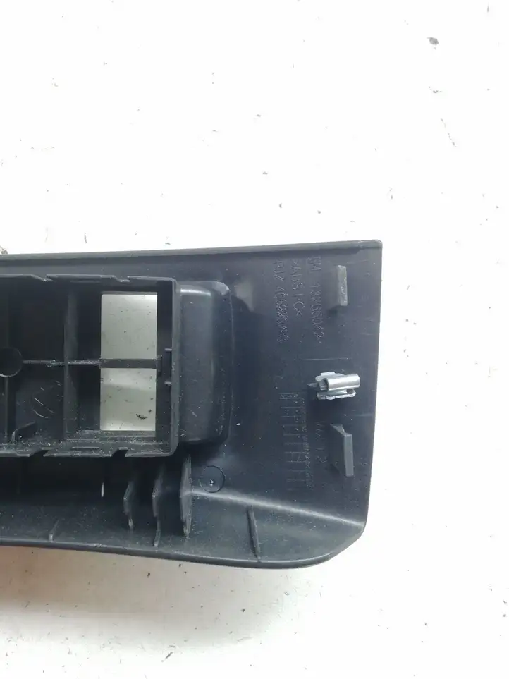 Opel Astra J (2009 - 2012) 466229783 Ручка закрывания двери — фото 2