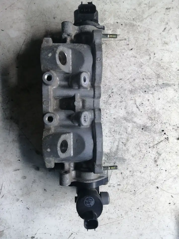 Subaru Forester SG (2003 - 2005) 14011AB372 Дроссельная заслонка — фото 1
