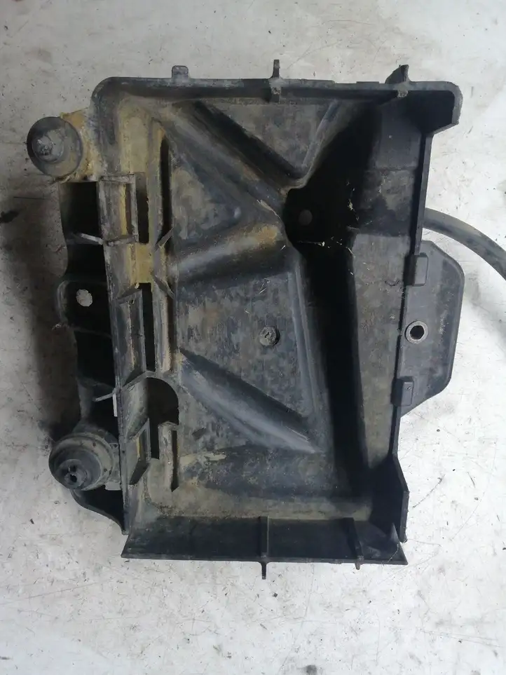Seat Ibiza III (6L) (2002 - 2008) 6Q091533 Площадка аккумулятора — фото 4