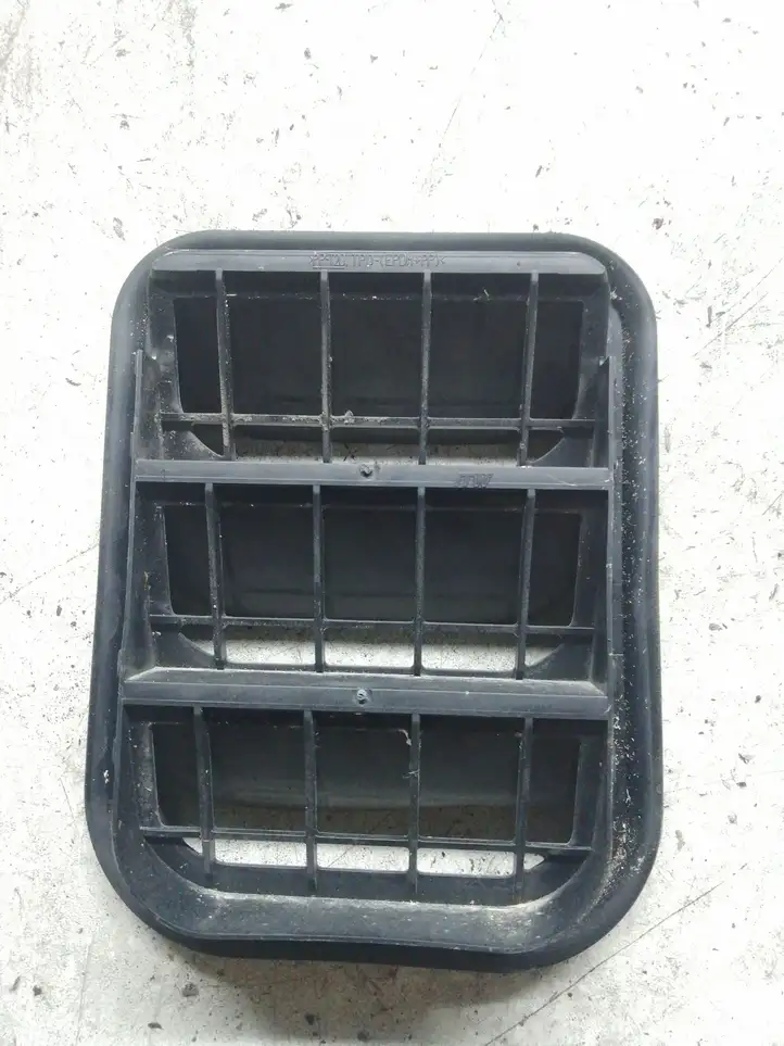 Audi A3/S3 8P (2008 - 2013) 3TO819465 Вентиляционная решетка кузова — фото 2