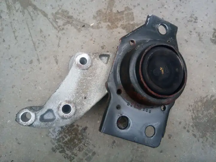 Nissan Qashqai (2006 - 2010) Опора двигателя — фото 2