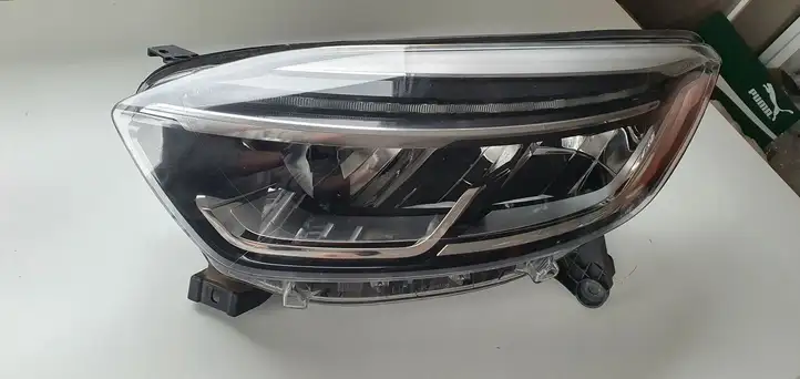 Renault Captur (2013 - 2020) Передняя фара — фото 9