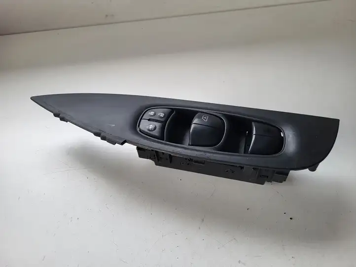 Nissan Qashqai (2013 - 2017) Другие включатели / ручки/ переключатели — фото 4