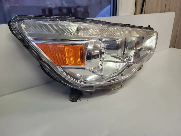Mitsubishi ASX (2010 - 2016) Передняя фара — фото 8