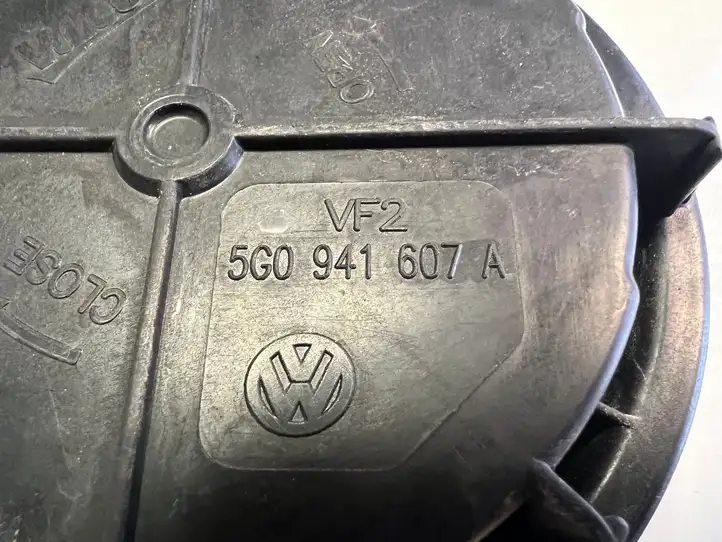 Volkswagen Golf VII (2013 - 2019) 5G0941607A Крышка фары — фото 3
