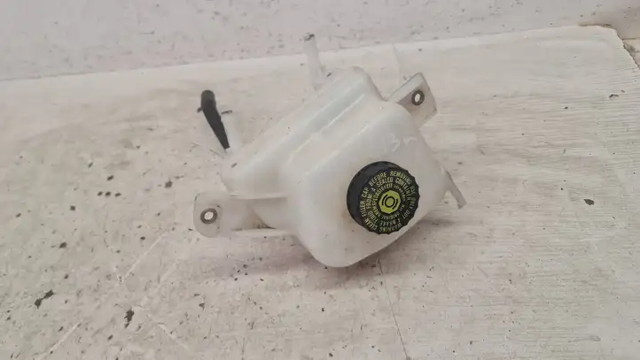 Toyota Yaris (2012 - 2014) 03350887081 Крышка расширительного бачка — фото 1