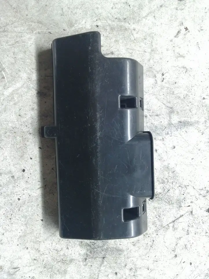 Volvo S60 (2004 - 2010) 31314894 Крышка ящика предохранителей — фото 1
