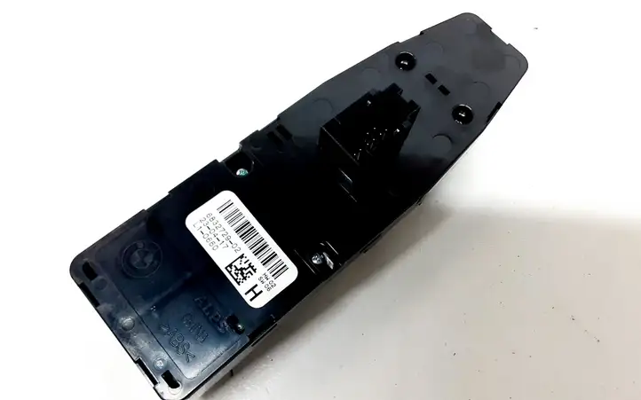 BMW 5 G30 G31 (2016 - ) 6832729 Кнопка стеклоподъемников — фото 2