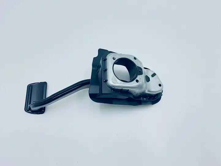 Mercedes-Benz GLC X253/C253 (2015 - ) Тормозная педаль — фото 2