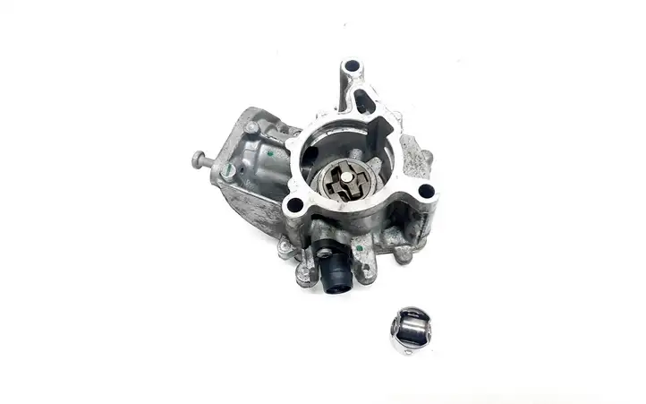 Volkswagen PASSAT B7 USA (2012 - 2016) 06K145100J Вакуумный насос — фото 1