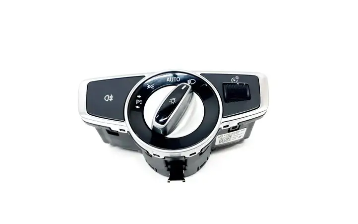 Mercedes-Benz C W205 (2014 - 2021) A2059056500 Включатель фонарей — фото 1