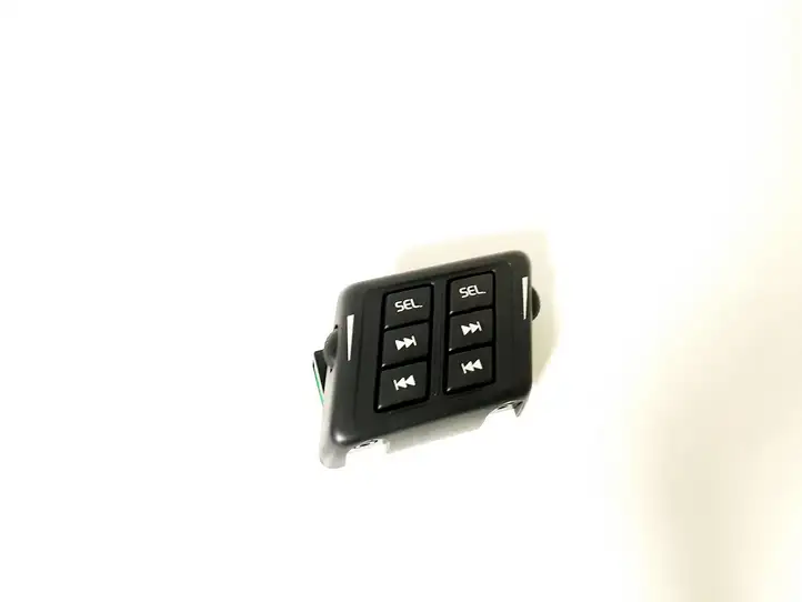 Volvo XC90 (2002 - 2006) 8633112 Кнопки на рулевом колесе — фото 1