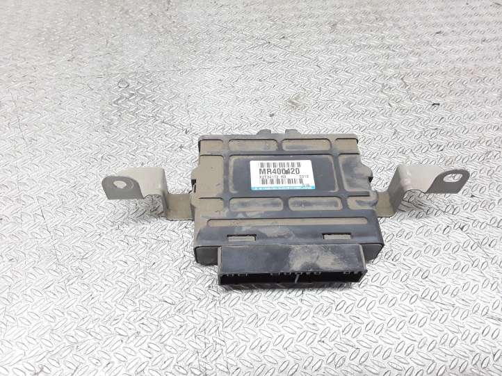 Mitsubishi Pajero (2003 - 2006)  MR400420 Блок управления ABS