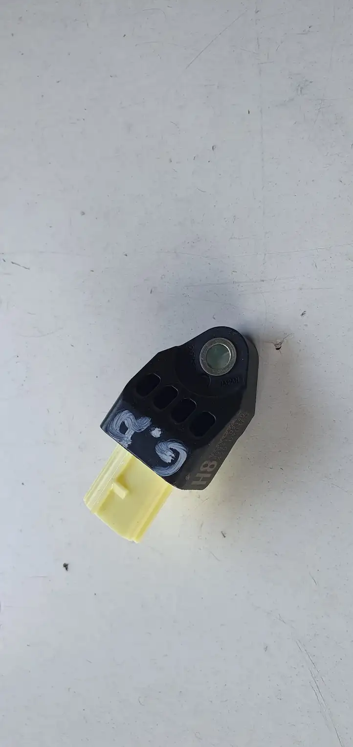 Toyota Yaris (2014 - 2019) Датчик удара SRS — фото 3