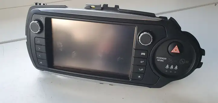 Toyota Yaris (2014 - 2019) Магнитола / мультимедийная система — фото 7