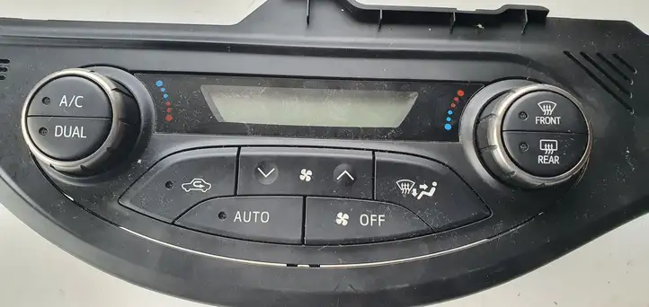 Toyota Yaris (2014 - 2019) Блок управления климат-контролем — фото 6