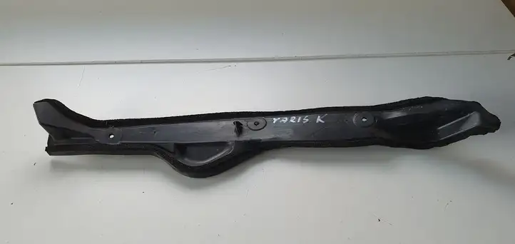 Toyota Yaris (2012 - 2014) Накладка крыла — фото 1