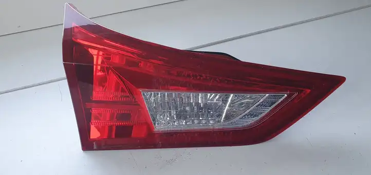 Toyota Auris E180 (2012 - 2018) Задний фонарь в крышке багажника — фото 1