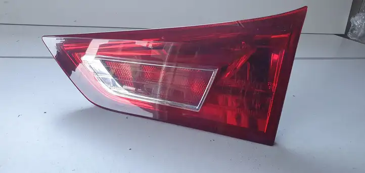 Toyota Auris E180 (2012 - 2018) Задний фонарь в крышке багажника — фото 3