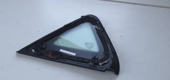 Ford Fiesta (2013 - 2017) Форточка двери — фото 4
