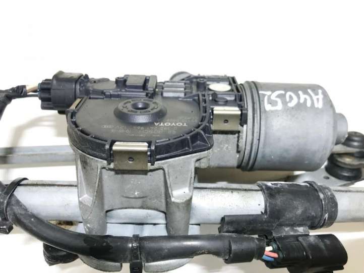 Toyota Avensis T270 (2009 - 2012)  0390241964 Двигатель стеклоочистителей