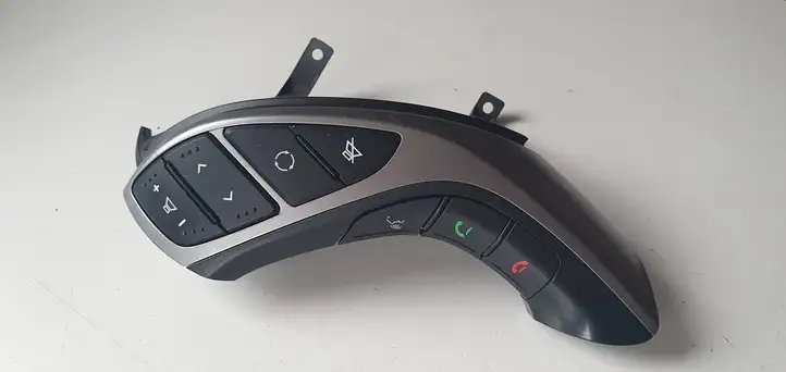 Hyundai i30 (2012 - 2015) Другие включатели / ручки/ переключатели — фото 1