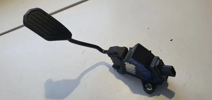 Toyota Yaris (2014 - 2019) Педаль акселератора — фото 1