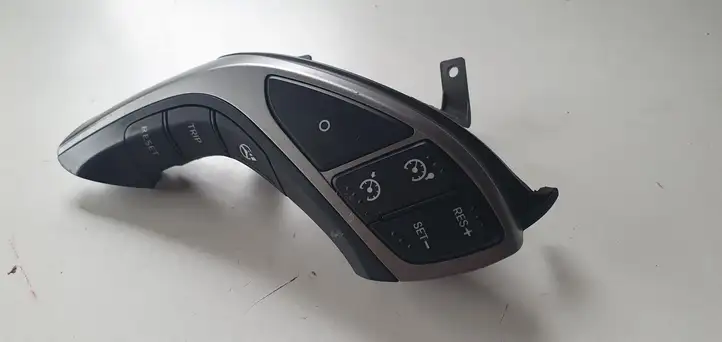 Hyundai i30 (2012 - 2015) Другие включатели / ручки/ переключатели — фото 4
