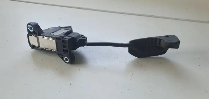 Toyota Verso (2012 - 2015) Педаль акселератора — фото 2