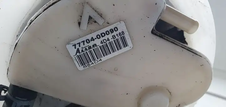 Toyota Yaris (2012 - 2014) Топливный насос (в баке) — фото 2