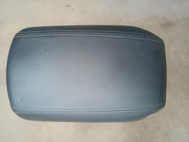 Hyundai ix35 (2009 - 2013) Ящик центральной консоли — фото 2