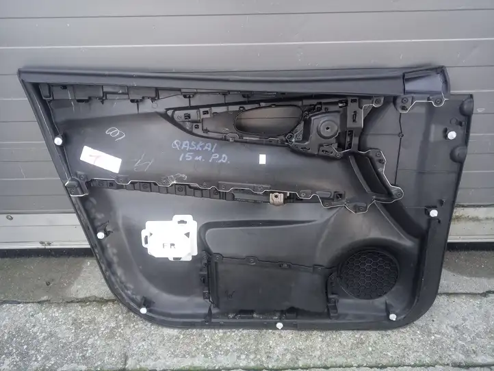 Nissan Qashqai (2013 - 2017) Обшивка передней двери — фото 2