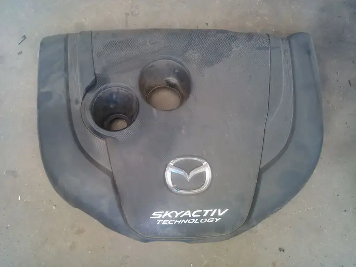 Mazda 3 II (2013 - 2017) Крышка двигателя декоративная — фото 1