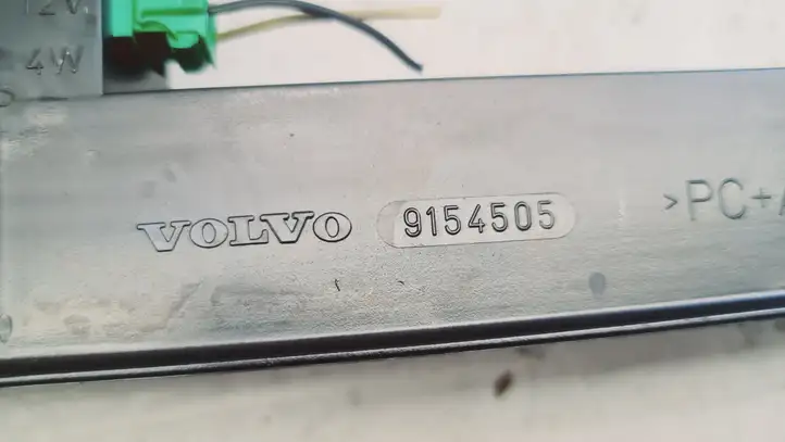 Volvo V70 (2000 - 2004) 9154505 Дополнительный стоп фонарь — фото 3