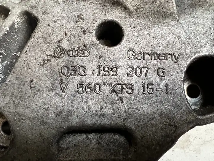 Volkswagen PASSAT B6 (2005 - 2010) 03G199207G Кронштейн двигателя — фото 2
