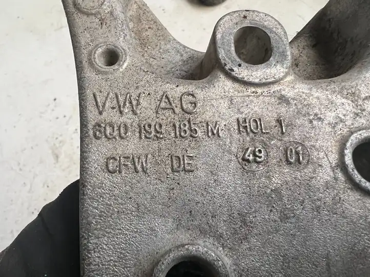 Volkswagen Fox (2005 - 2009) 6Q0199185M Кронштейн двигателя — фото 2